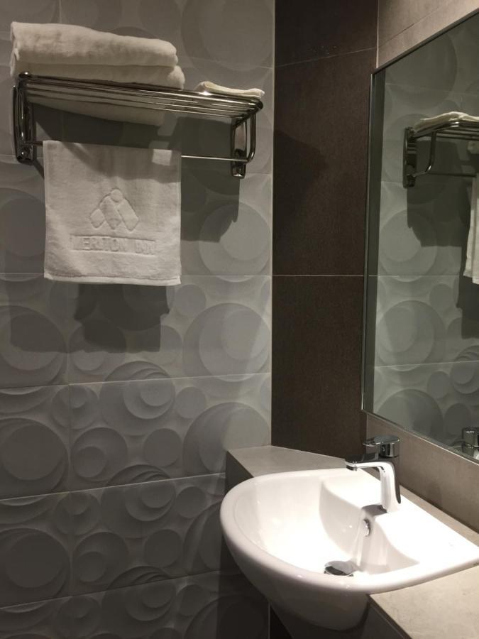Meriton Inn Куантан Екстериор снимка