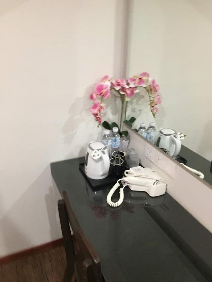 Meriton Inn Куантан Екстериор снимка
