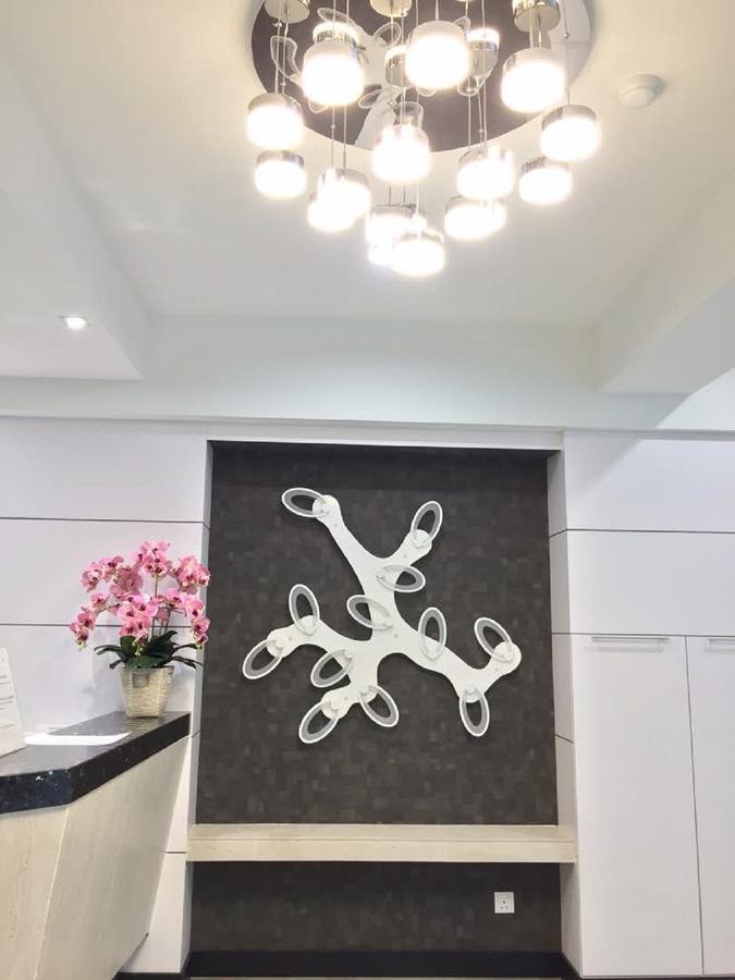 Meriton Inn Куантан Екстериор снимка