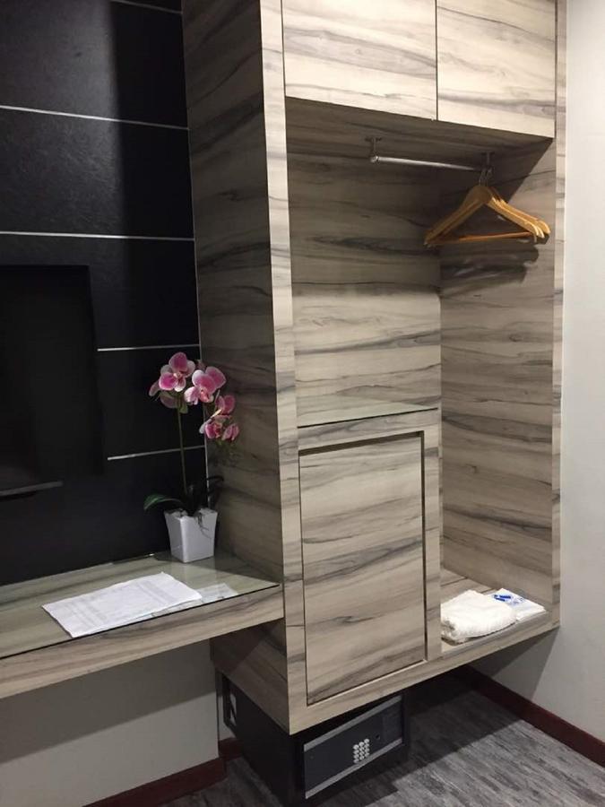 Meriton Inn Куантан Екстериор снимка