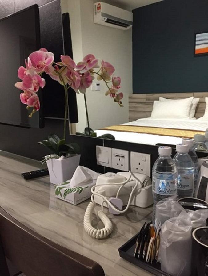 Meriton Inn Куантан Екстериор снимка