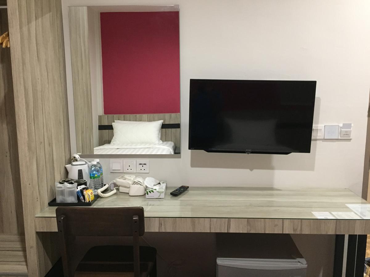 Meriton Inn Куантан Екстериор снимка