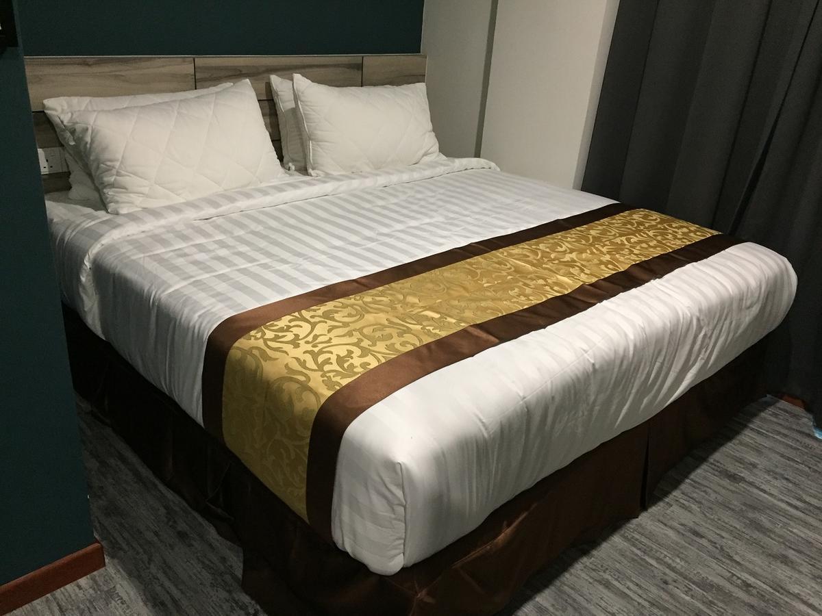 Meriton Inn Куантан Екстериор снимка