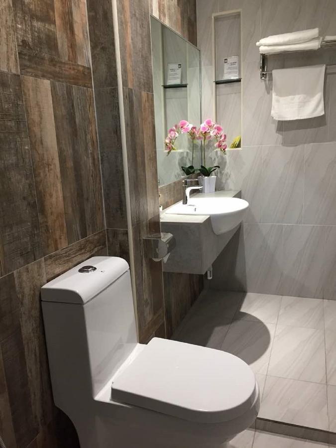Meriton Inn Куантан Екстериор снимка