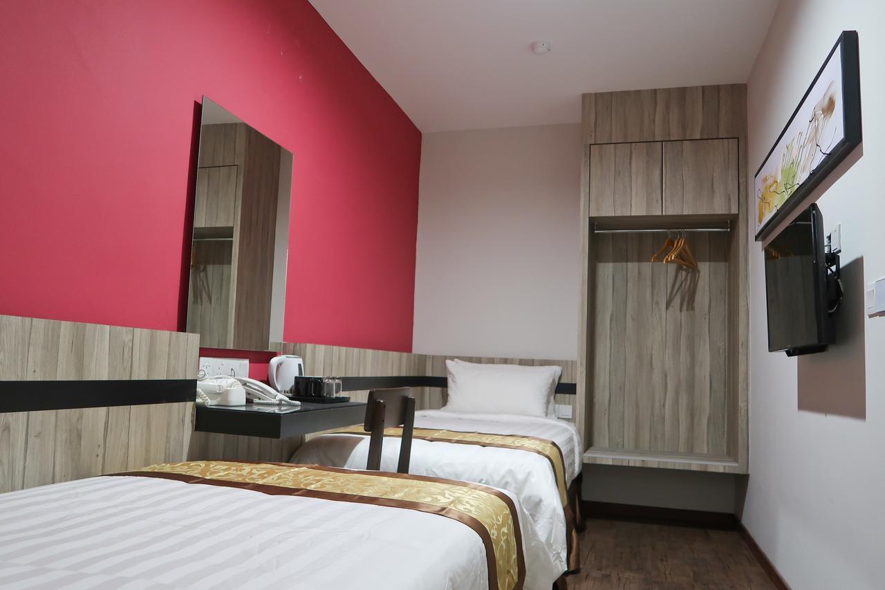 Meriton Inn Куантан Екстериор снимка