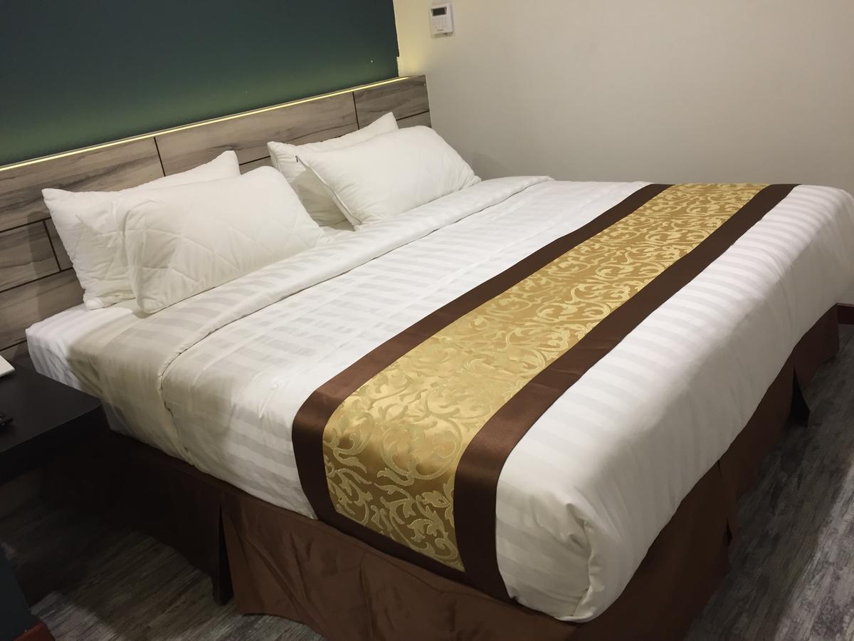 Meriton Inn Куантан Екстериор снимка