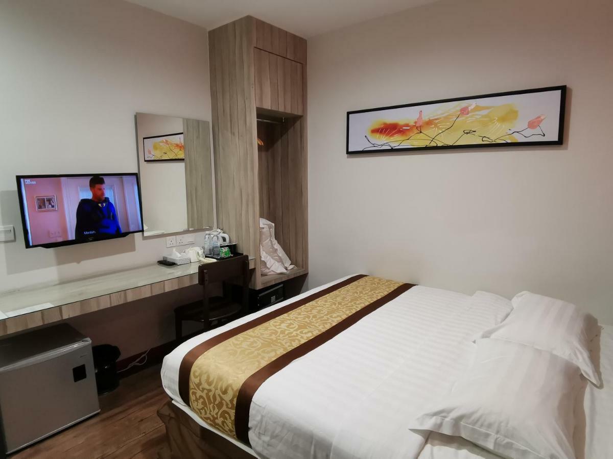 Meriton Inn Куантан Екстериор снимка