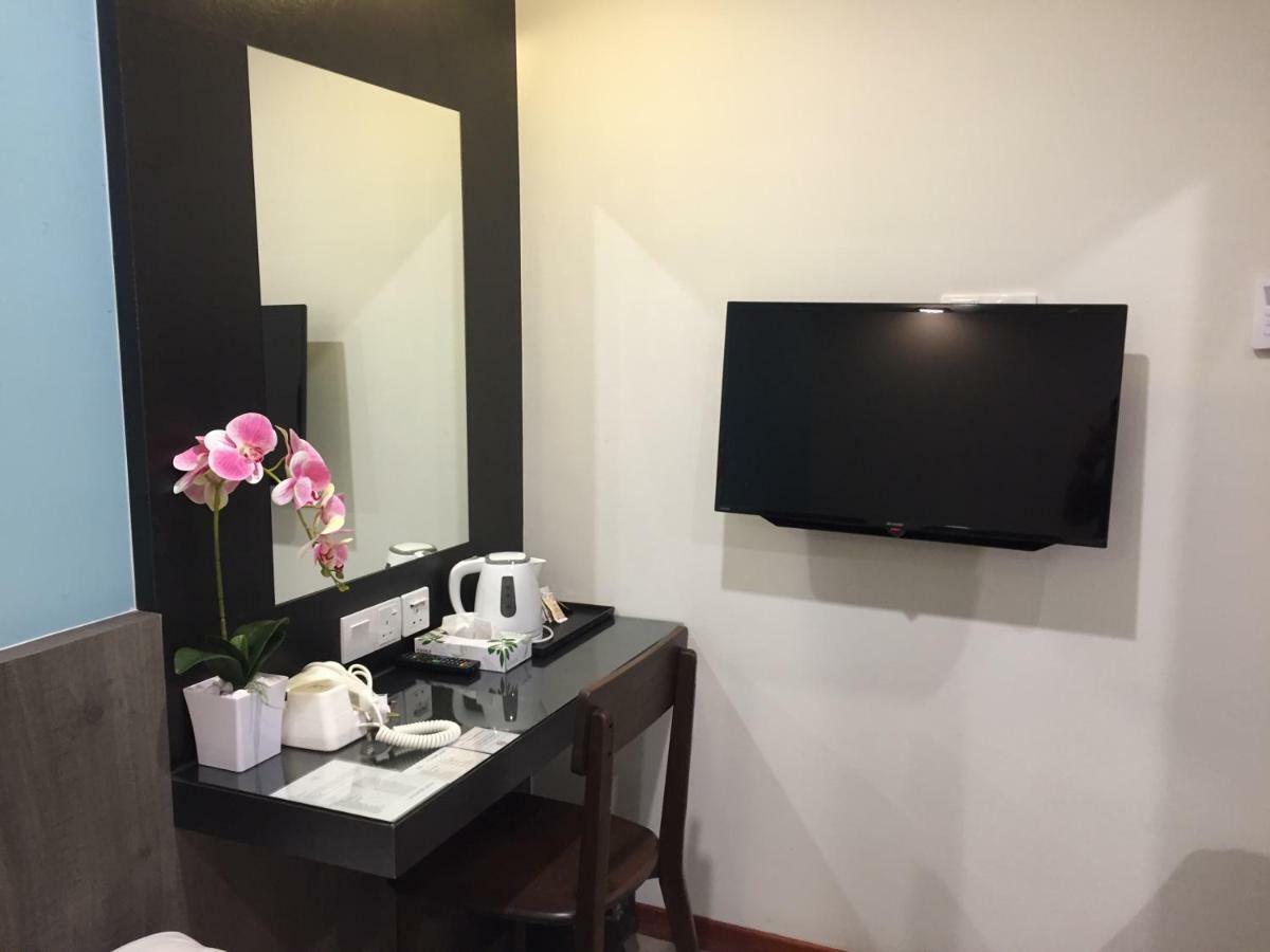 Meriton Inn Куантан Екстериор снимка