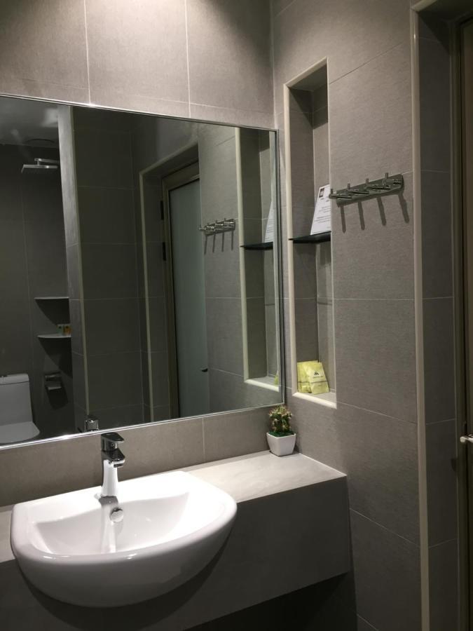 Meriton Inn Куантан Екстериор снимка